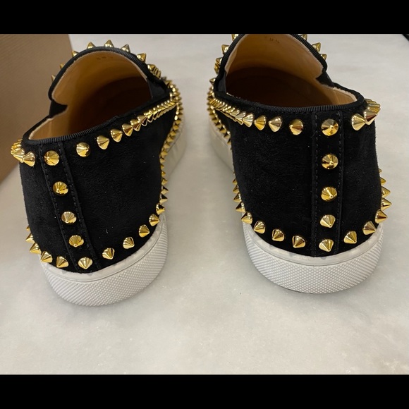 Christian Louboutin - Picture 9 of 12